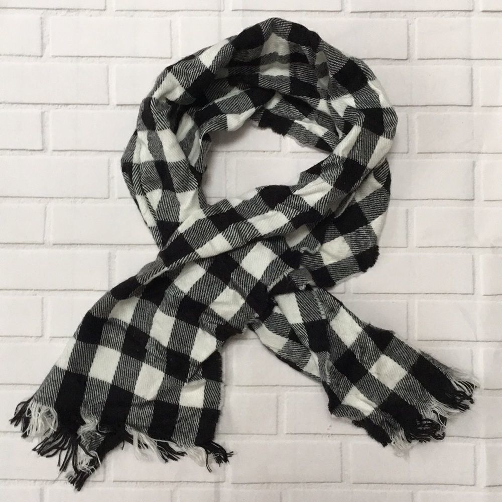 White & black buffalo plaid soft flannel scarf